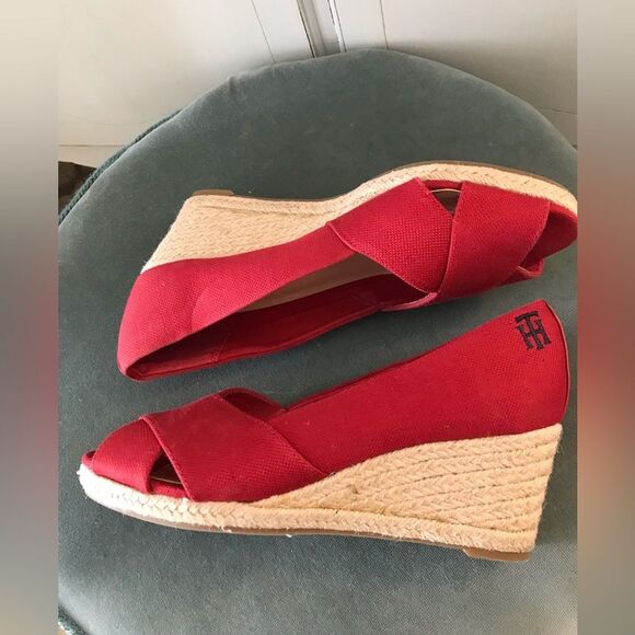Tommy Hilfiger NWOT Red Espadrille Sandals - Picture 2 of 6